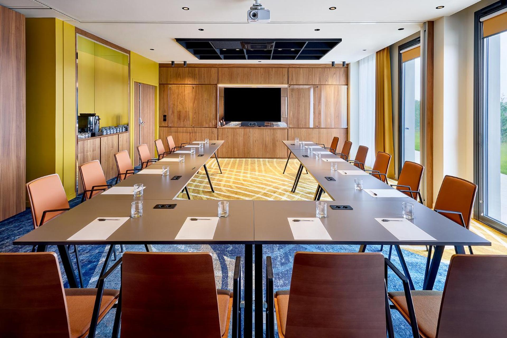 Courtyard By Marriott Lyon Eurexpo Stadium 热纳 外观 照片