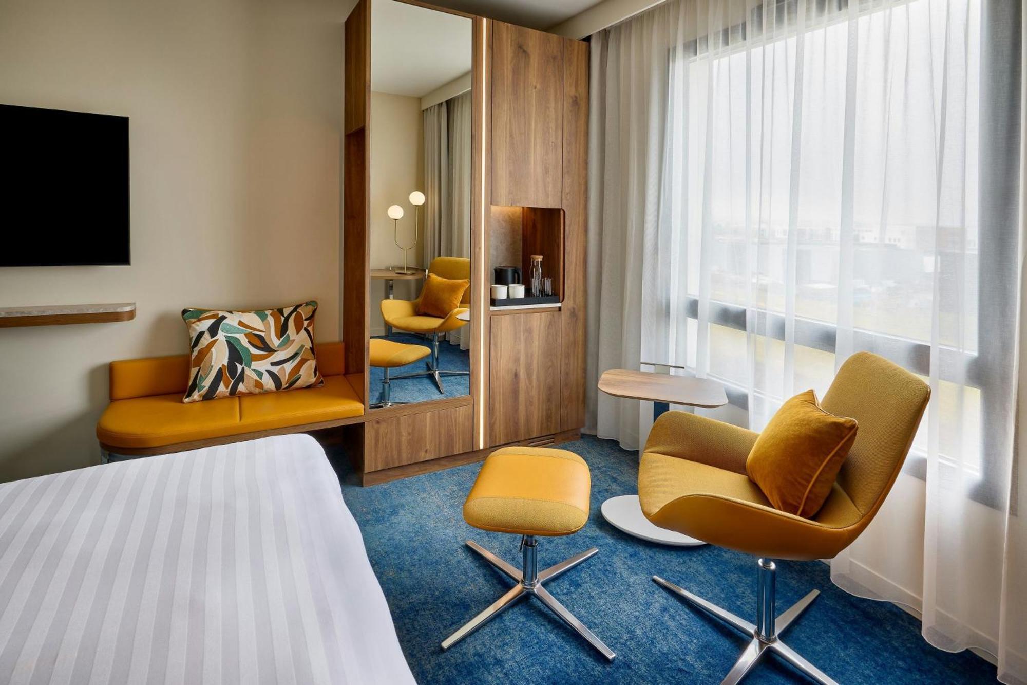 Courtyard By Marriott Lyon Eurexpo Stadium 热纳 外观 照片